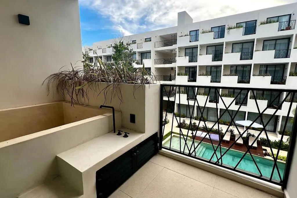 Comfy Plounge Pool Studio Tulum Lägenhet